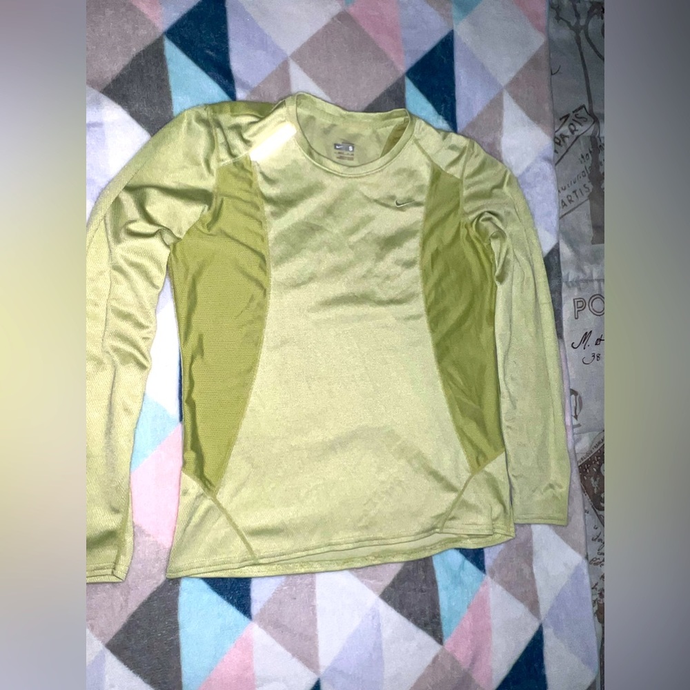 Nike long sleeve shirt - Picture 1 of 2